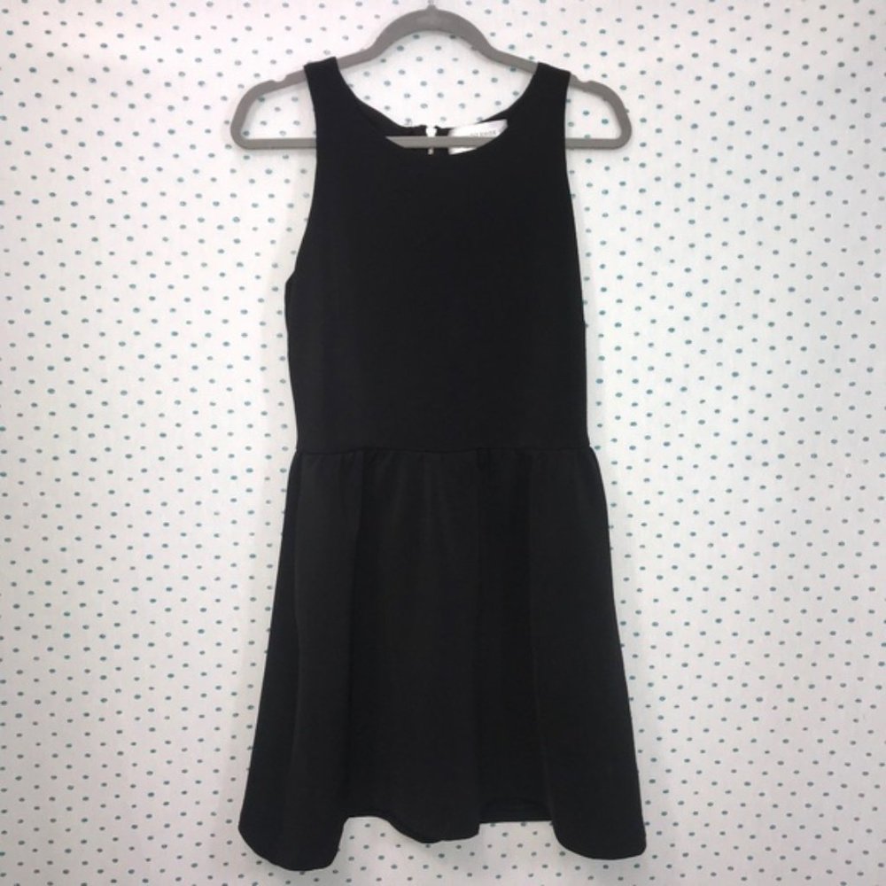 Walter Baker Black Back Cutout Expose Zipper Sleeveless Dress